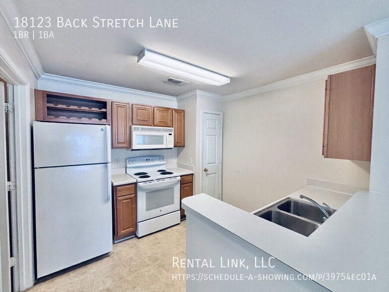 Building Photo - 18123 Back Stretch Ln