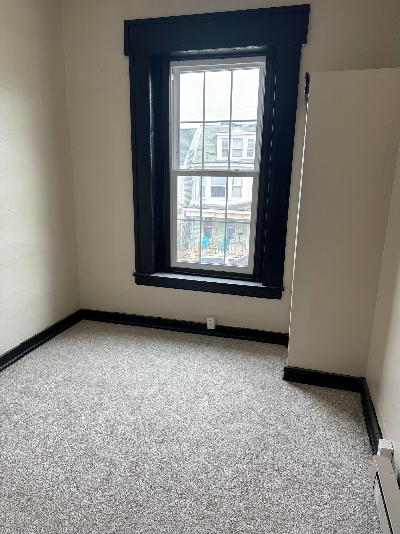 Building Photo - 313 S Penn St