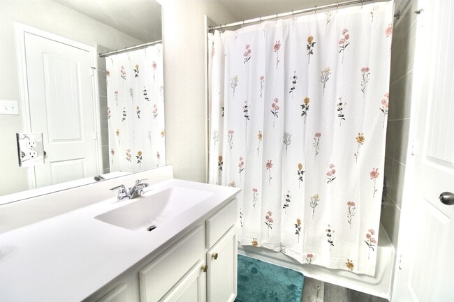 Building Photo - 24930 Adami Veduta Ct