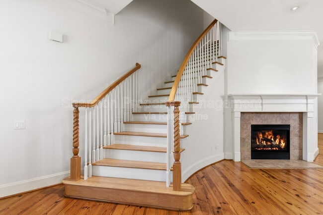 Building Photo - 4424 Blossom St