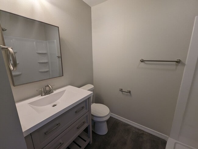 Building Photo - 2 Bedroom • 2 Bathroom • Triplex Unit in S...