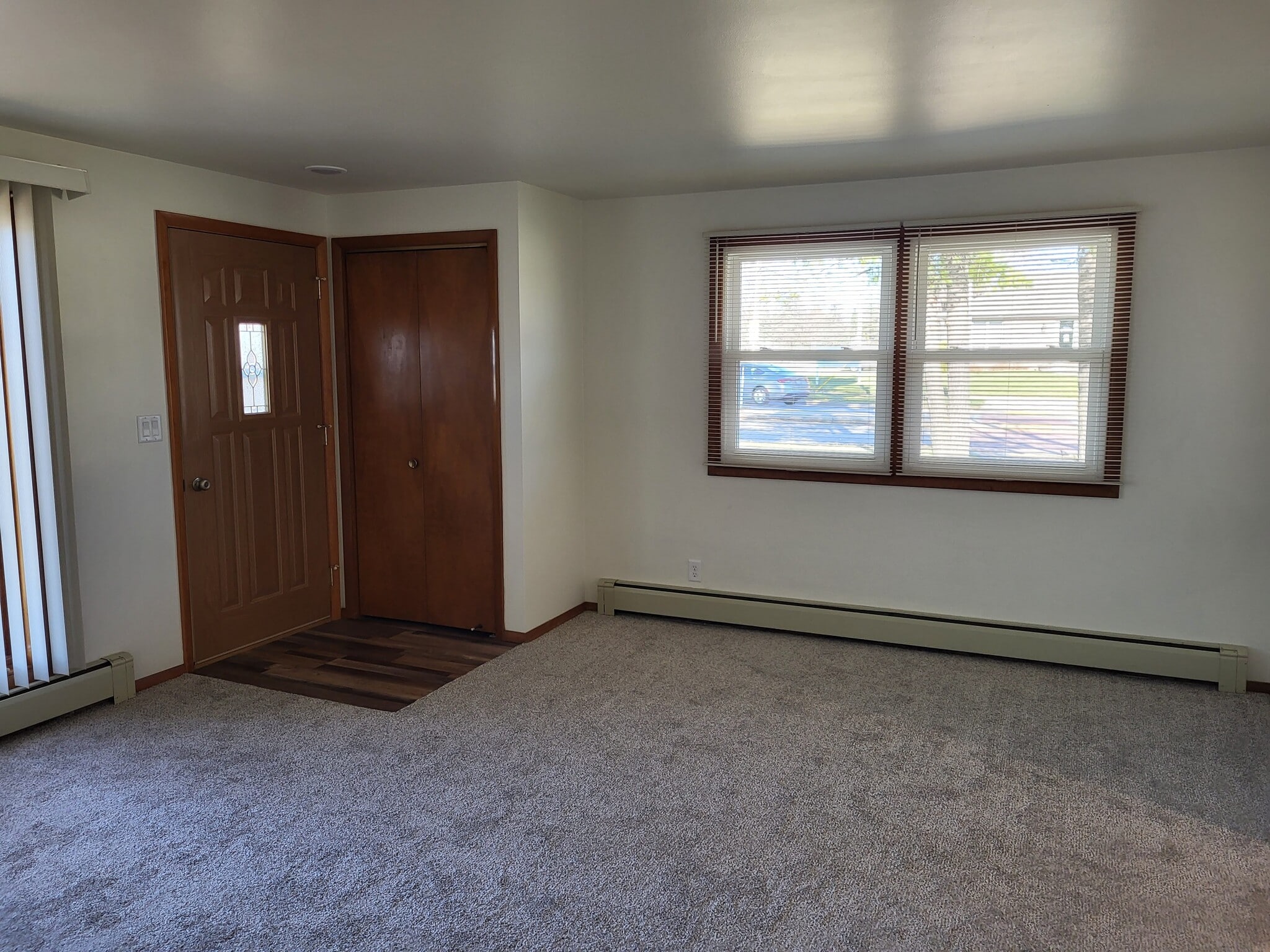 Building Photo - 1150 Cardinal Ln