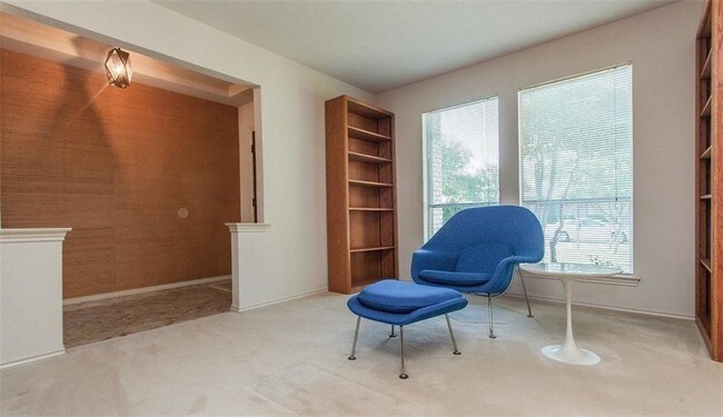 Building Photo - 2121 Stone Creek Dr