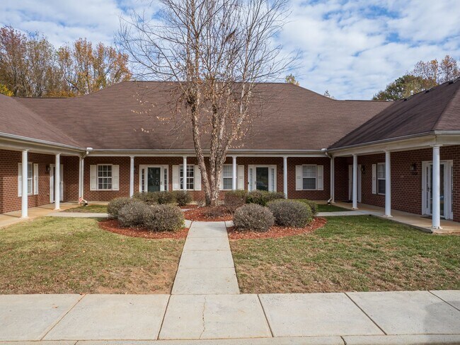 Building Photo - 7020 Somerset Springs