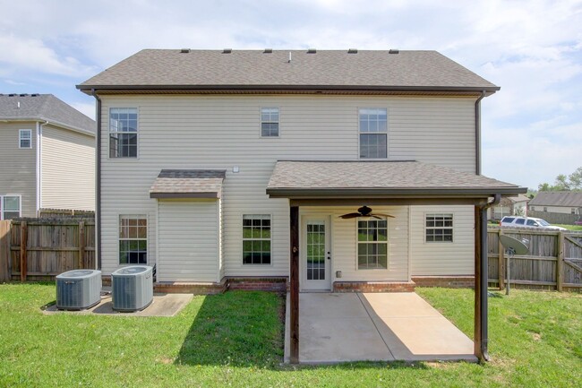 Building Photo - --AVAILABLE NOW! MOVE-IN READY!!!