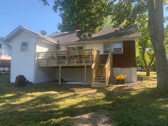 Building Photo - 1109 Sunset Ln