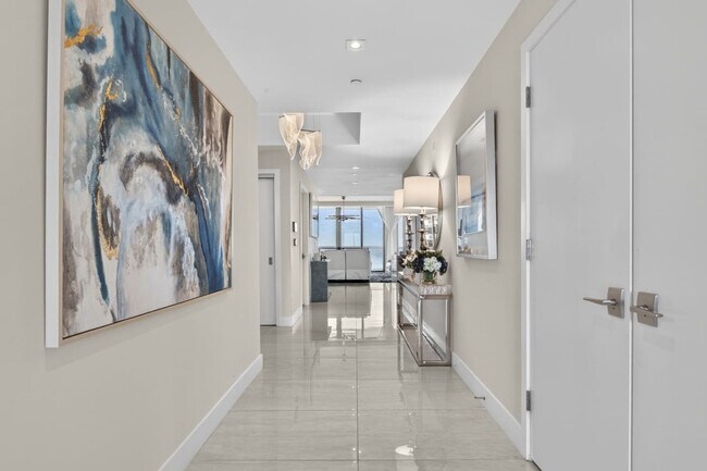 Building Photo - 3100 N Ocean Dr