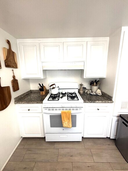 Building Photo - 501 18th St