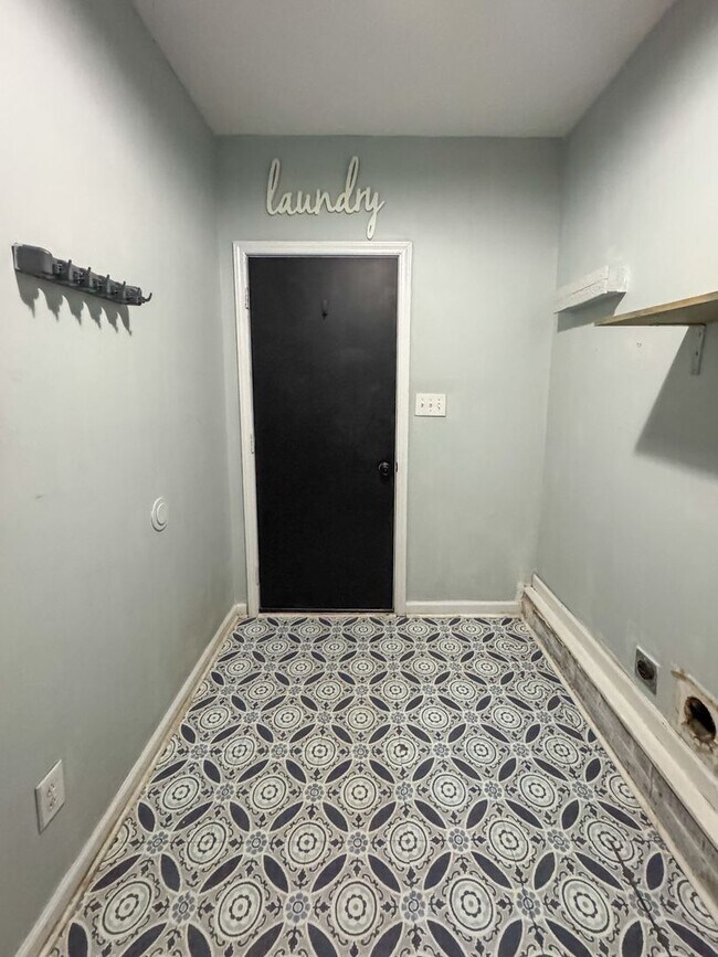 Building Photo - Cute 3 Bed 2 Bath Home in Spring Lake