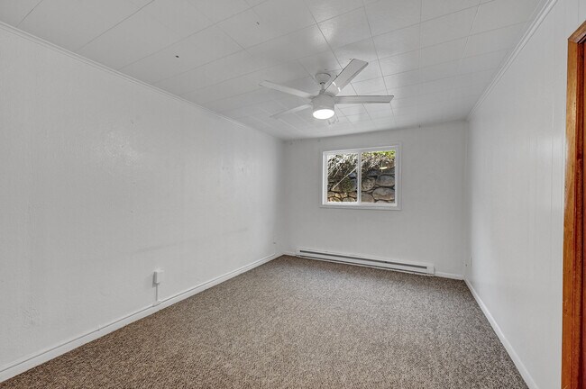 Building Photo - 2253 Miner St