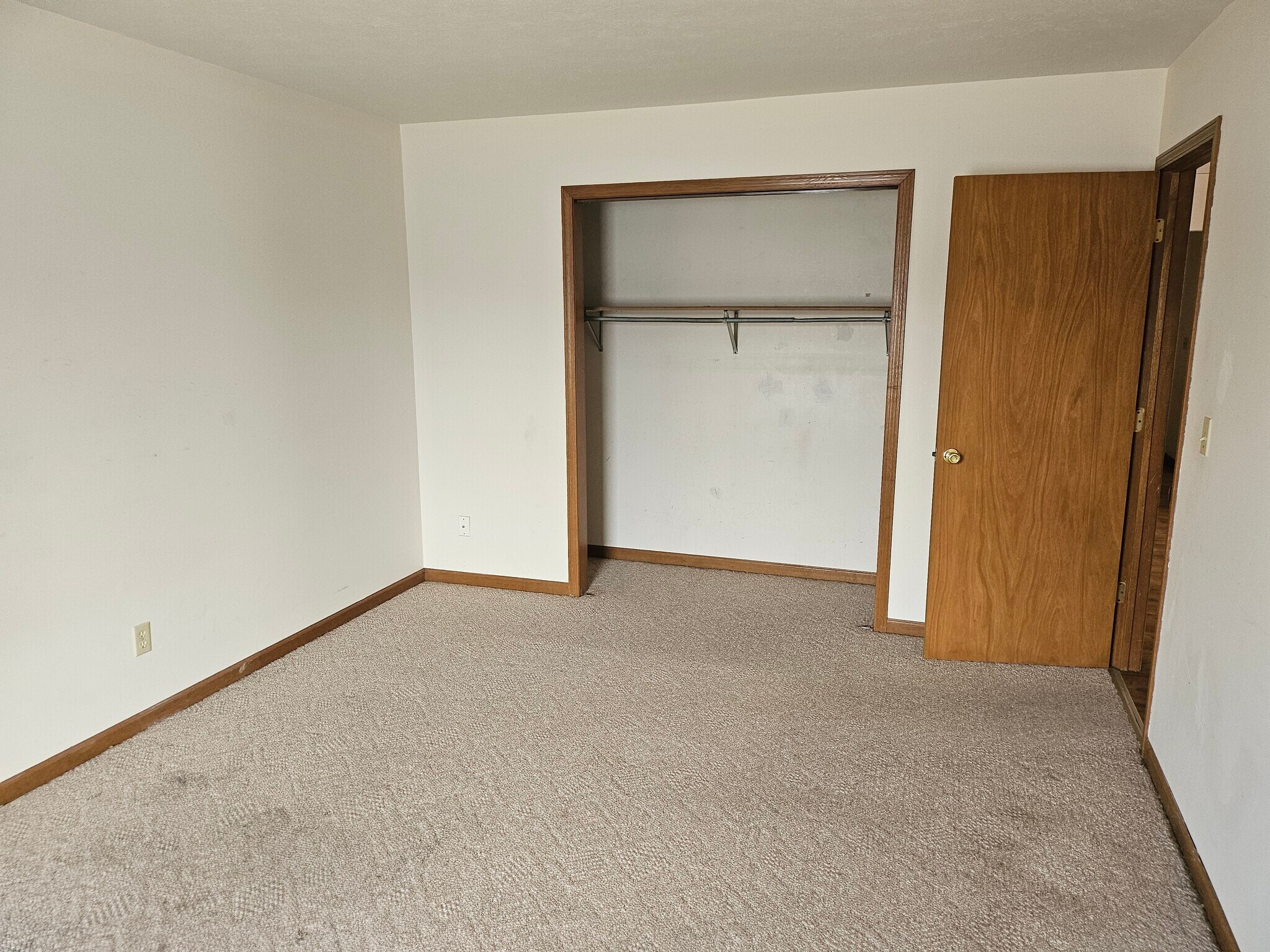 Building Photo - 683 N 5th St