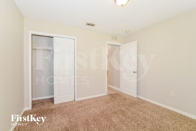 Building Photo - 2657 Bentley Dr