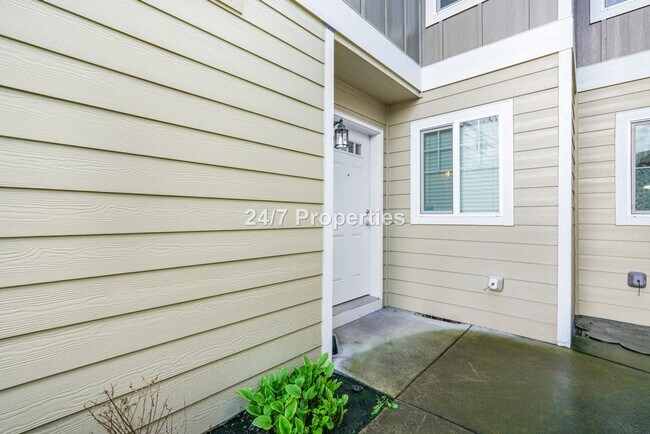 Building Photo - Enticing 3 Bed 1.5 Bath home in NE Salem!