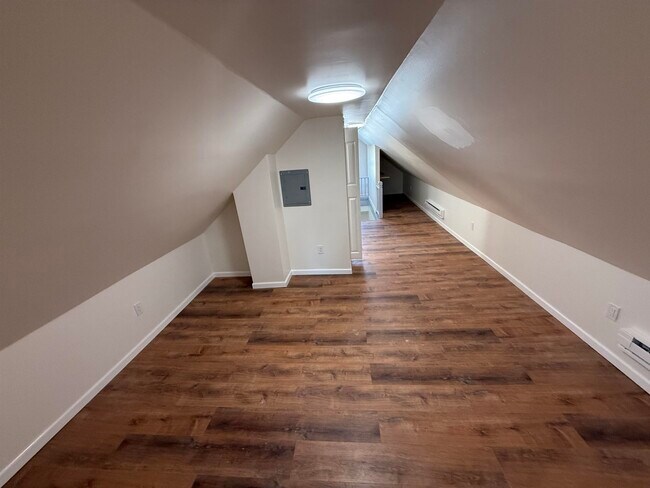 Building Photo - 129 W 20th St