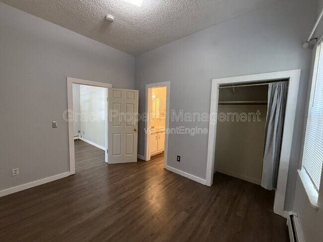 Building Photo - 410 E Geneseo St
