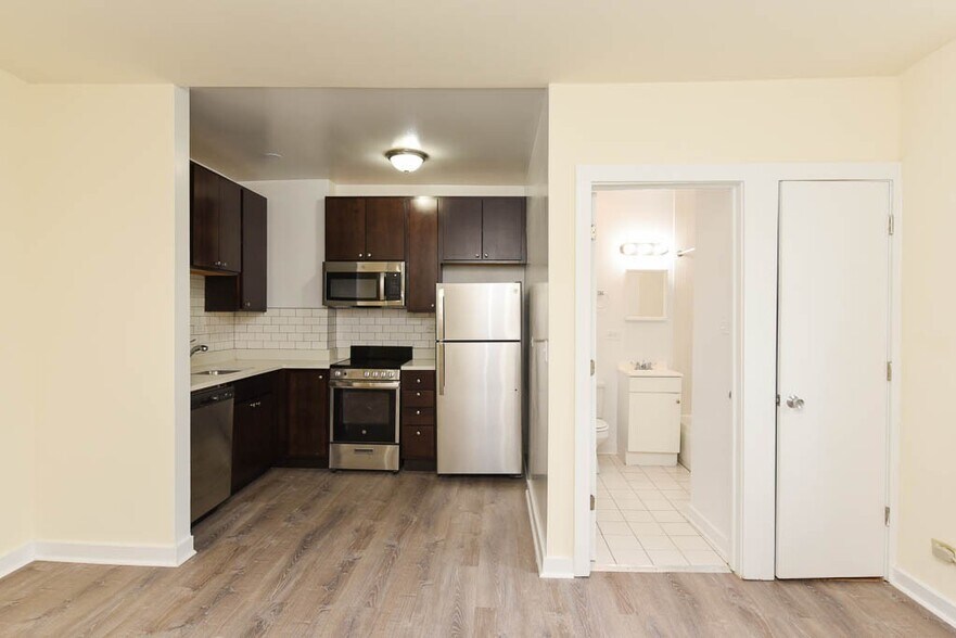 Building Photo - 1850 N Humboldt Blvd