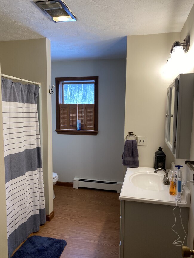 Building Photo - 219 Whiskeag Rd