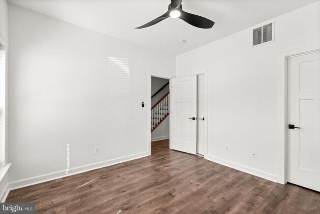 Building Photo - 921 Grundy St