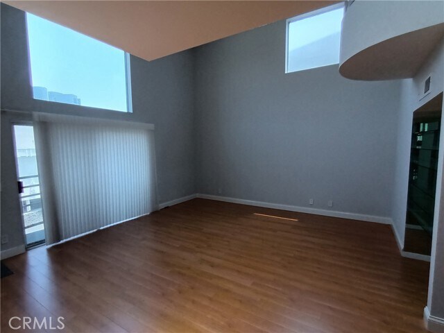 Building Photo - 1617 S Beverly Glen Blvd