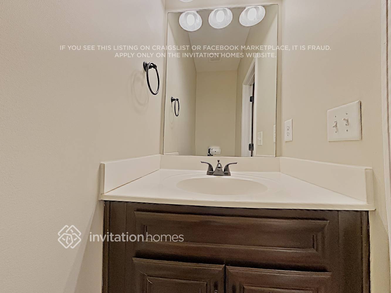 Building Photo - 807 Kite Way