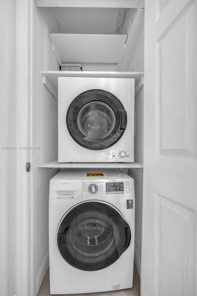 Building Photo - 3245 Virginia St