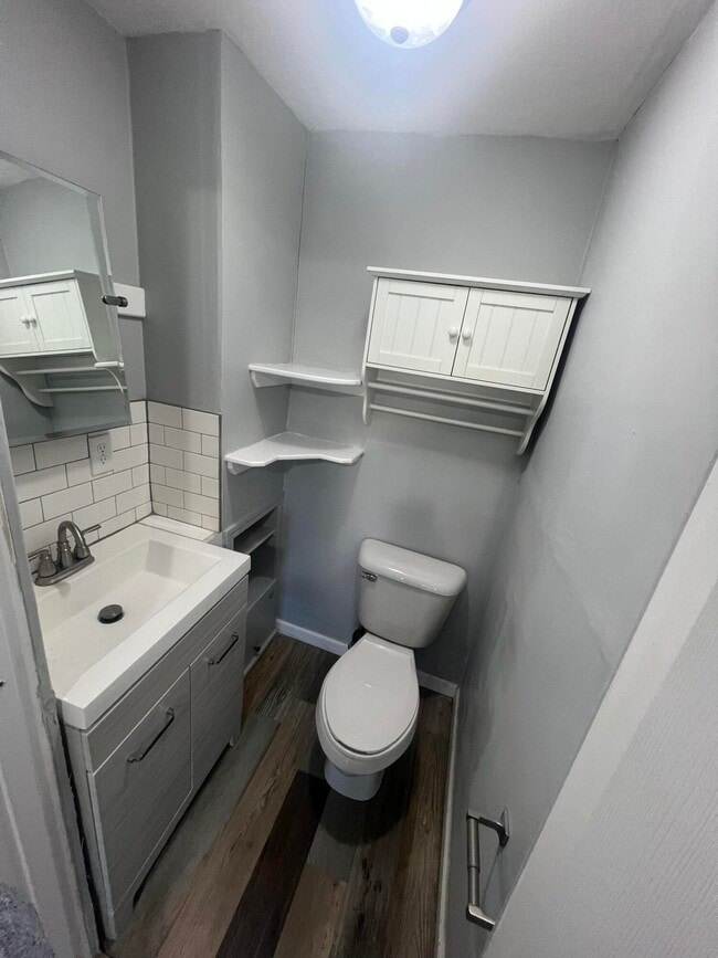 Building Photo - 117 N 60th St