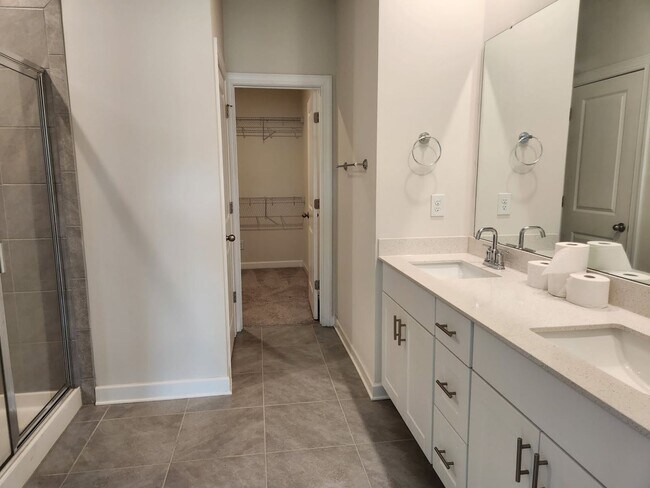 Building Photo - Charming 3-Bedroom, 2-Bathroom Single-Family Home in The Vineyards of Charlotte