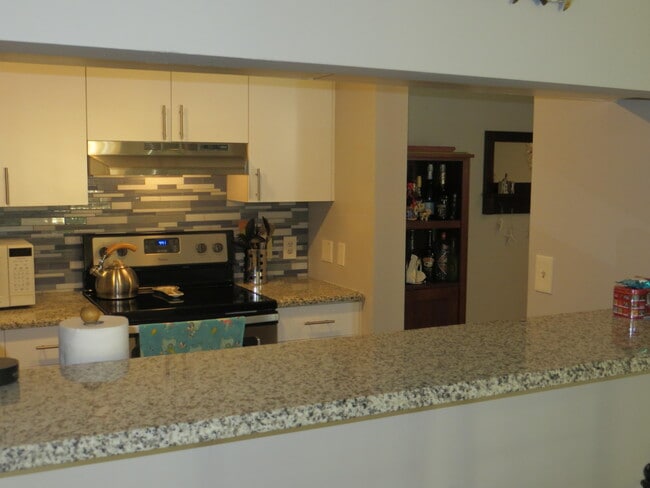 Building Photo - 123 Yacht Club Way