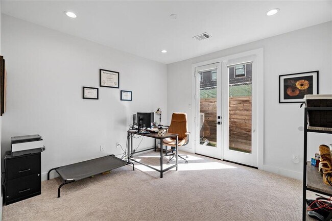 Building Photo - 1817 Elite Dr