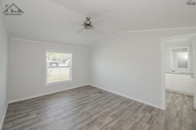 Building Photo - 106 S Pacific Ave