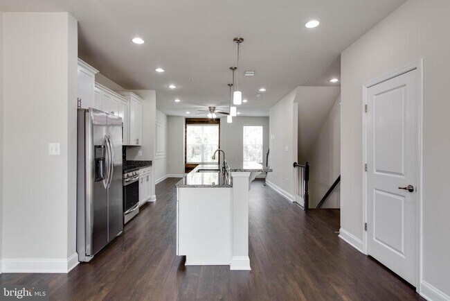 Building Photo - 7110 Druce Way