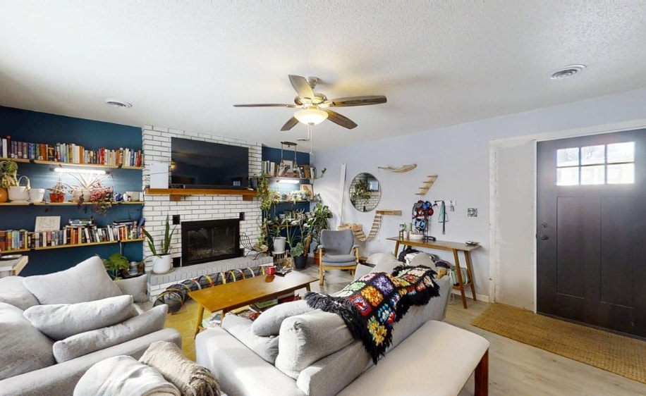 Living Space 1 off of side entrance - 1101 S Cottage Grove Ave