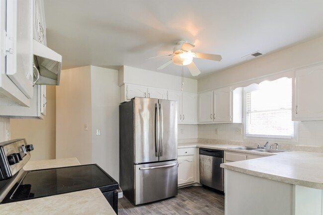 Building Photo - 8859 Raspberry Ln