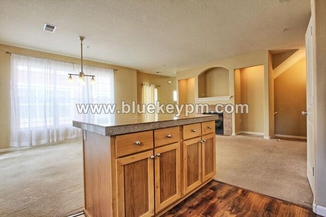 Building Photo - 2 Bed, 2.5 Bath Townhome at Woodhaven Crossing in Sherwood