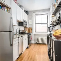 Building Photo - 527 W Aldine Ave