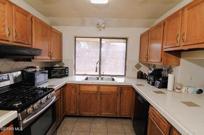 Building Photo - 11532 Tom Ulozas Dr