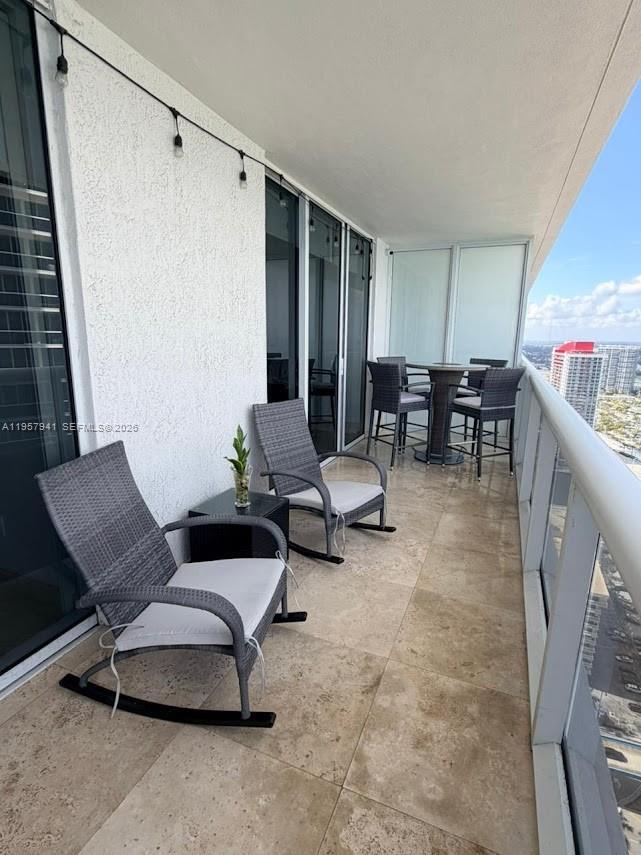 Building Photo - 1830 S Ocean Dr