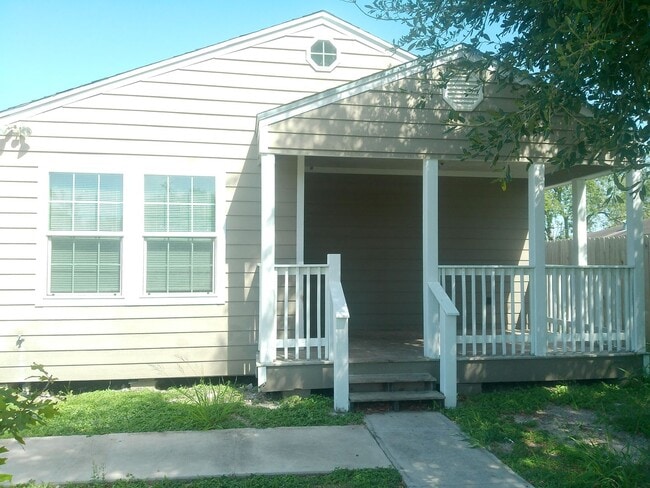 Primary Photo - 2614 Cleo St