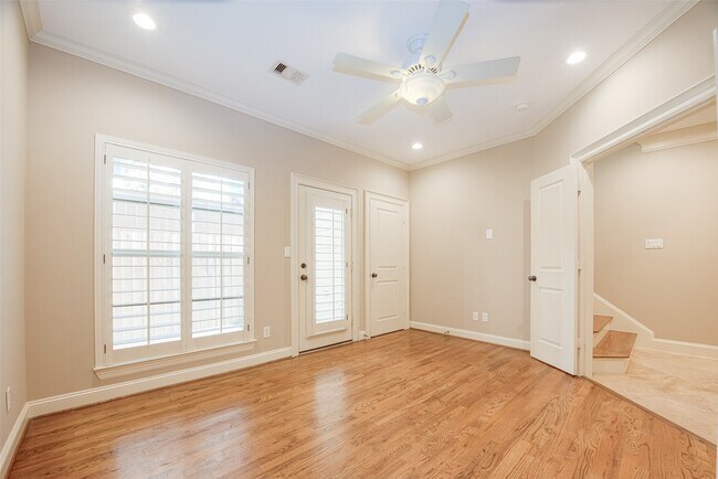 Building Photo - 232 Detering St