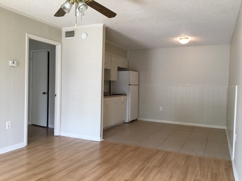 Building Photo - 327 General Mouton Ave