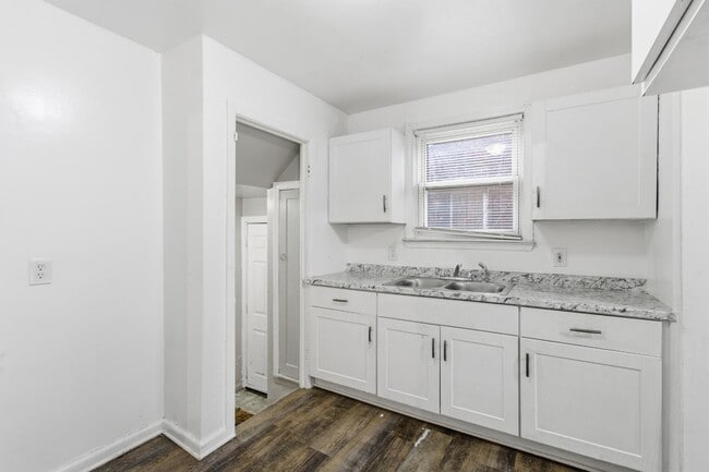 Building Photo - 18709 Runyon St