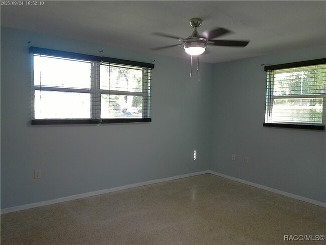 Building Photo - 1080 N Hollywood Cir