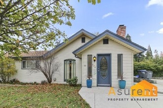Building Photo - 270 Morton