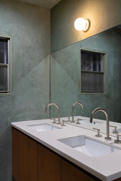 Building Photo - 4519 Finley Ave