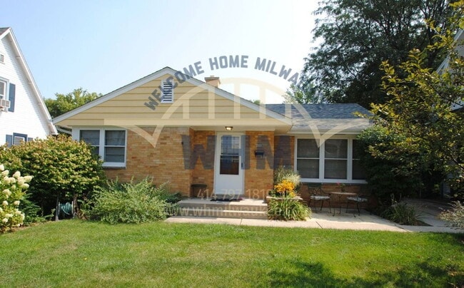 Building Photo - 616 N 99th St