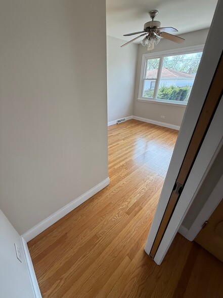 Building Photo - 3136 N Olcott Ave