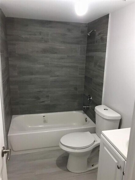 Building Photo - 6751 N University Dr