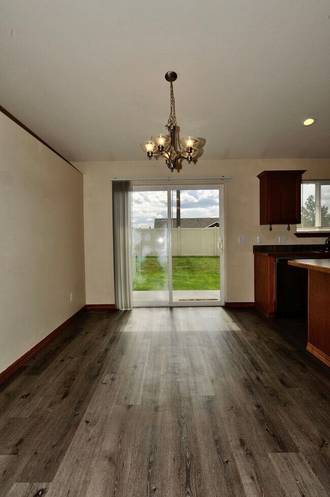 Building Photo - 3 bed 2 bath Rancher near Post Falls High School