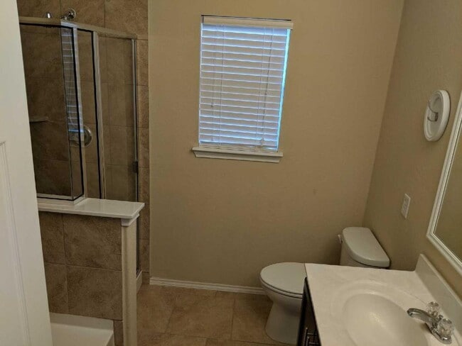 Building Photo - 2960 Nicholas Cove