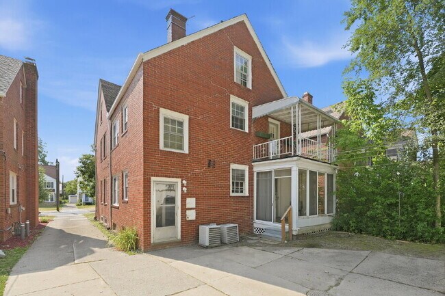 Building Photo - 3665 Lynnfield Rd